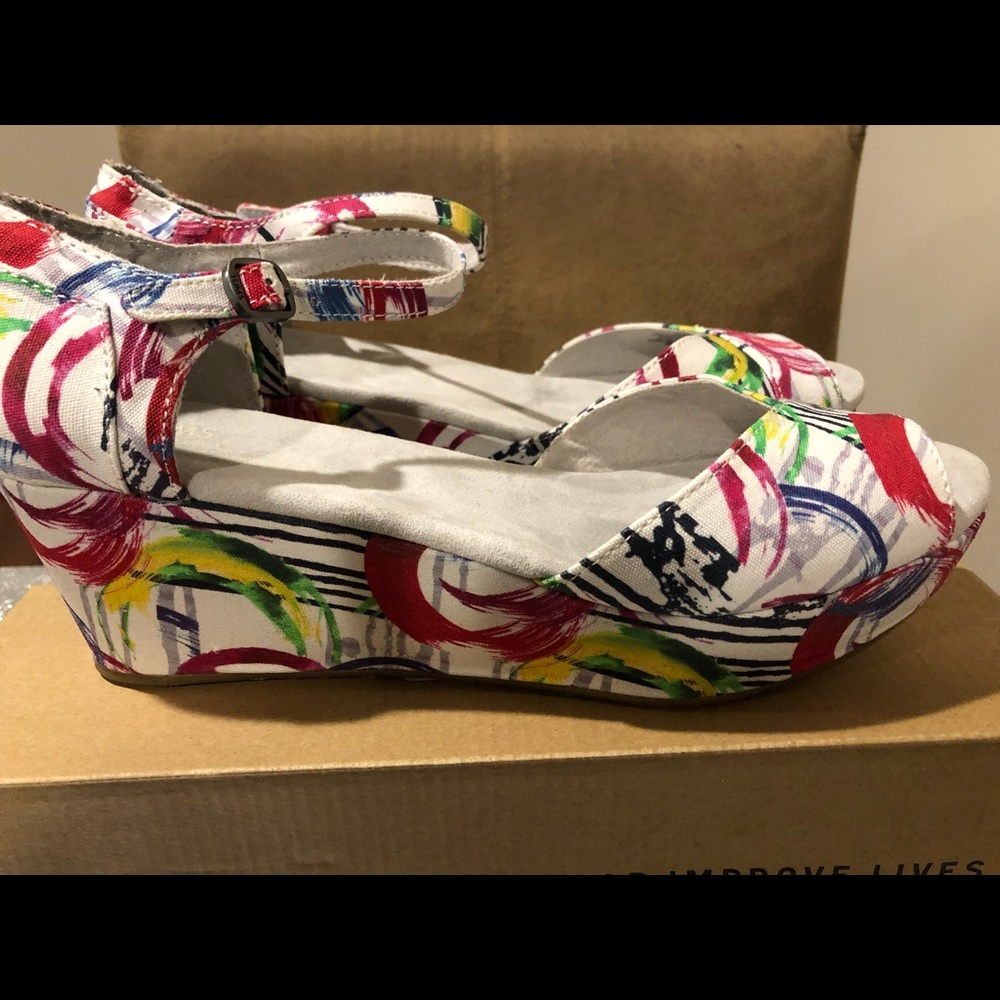 Sz 9 Toms Platform Wedge
